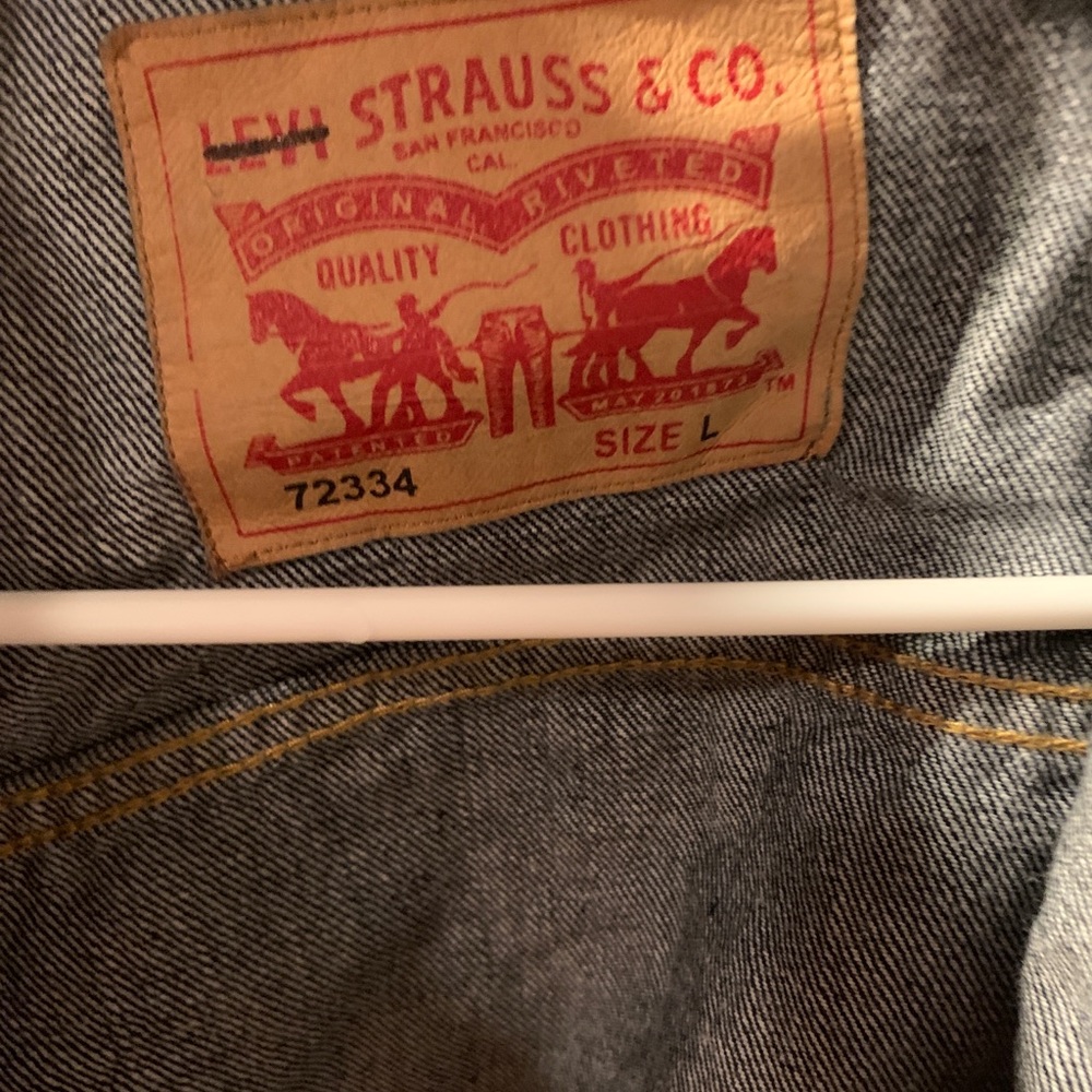 Levi’s jean jacket - Picture 3 of 3